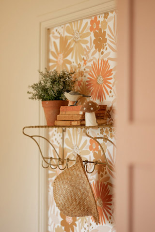A bucolic and chic decor in the master bedroom