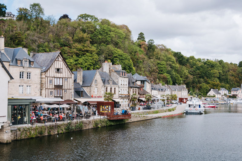 Dinan au bord du fleuve, Bretagne