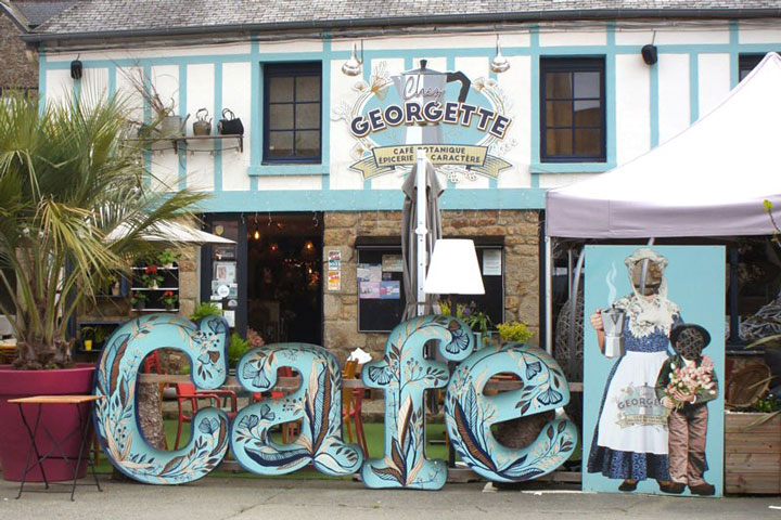 Café botanique et épicerie de caractère