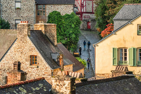Dinan, Middeleeuwse sfeer, Bretagne